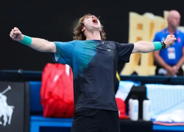 紧急会议上 紧急会议上